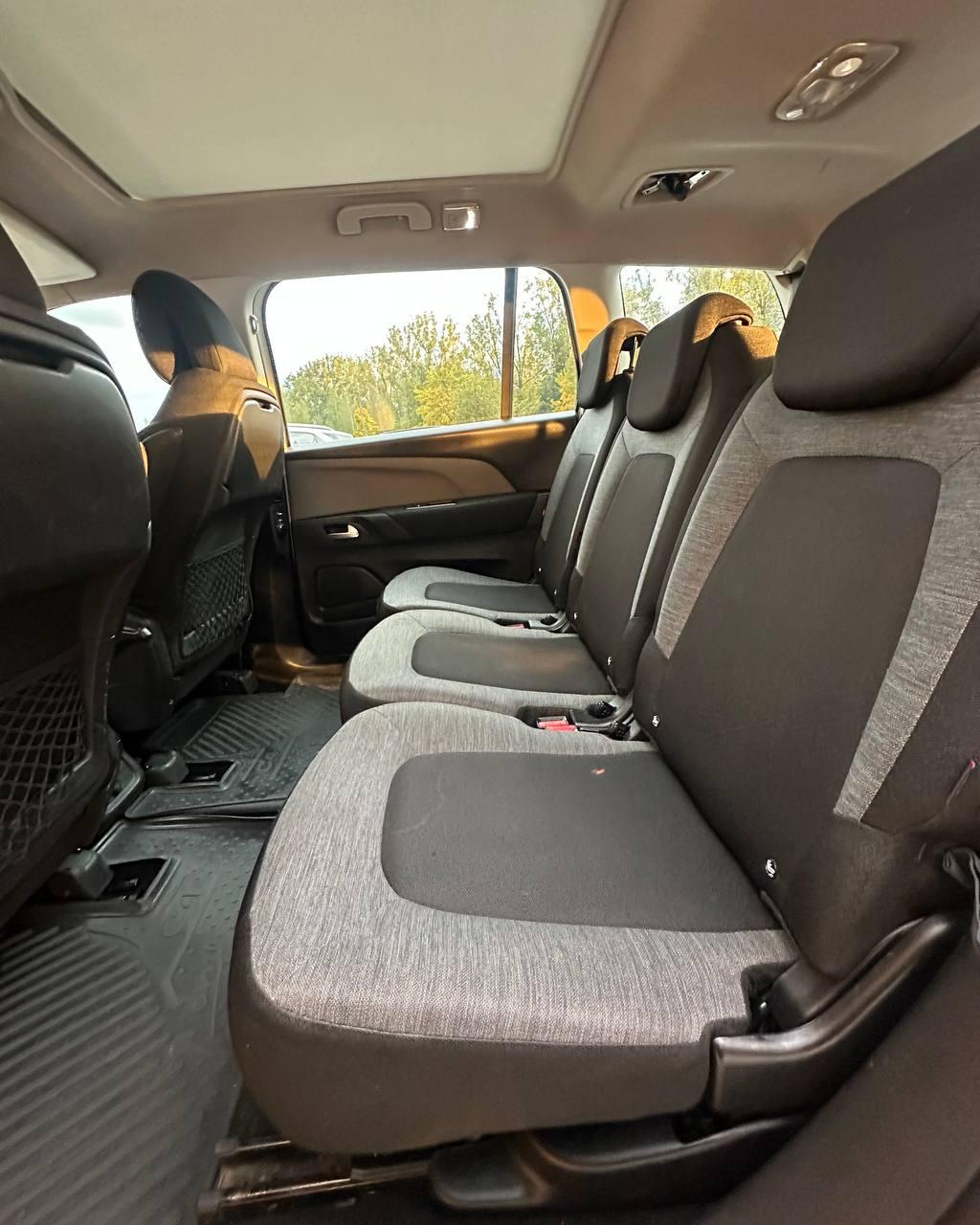 Citroen C4 Grand Picasso II · Рестайлинг , 2017 г., механика, дизель - фото 8