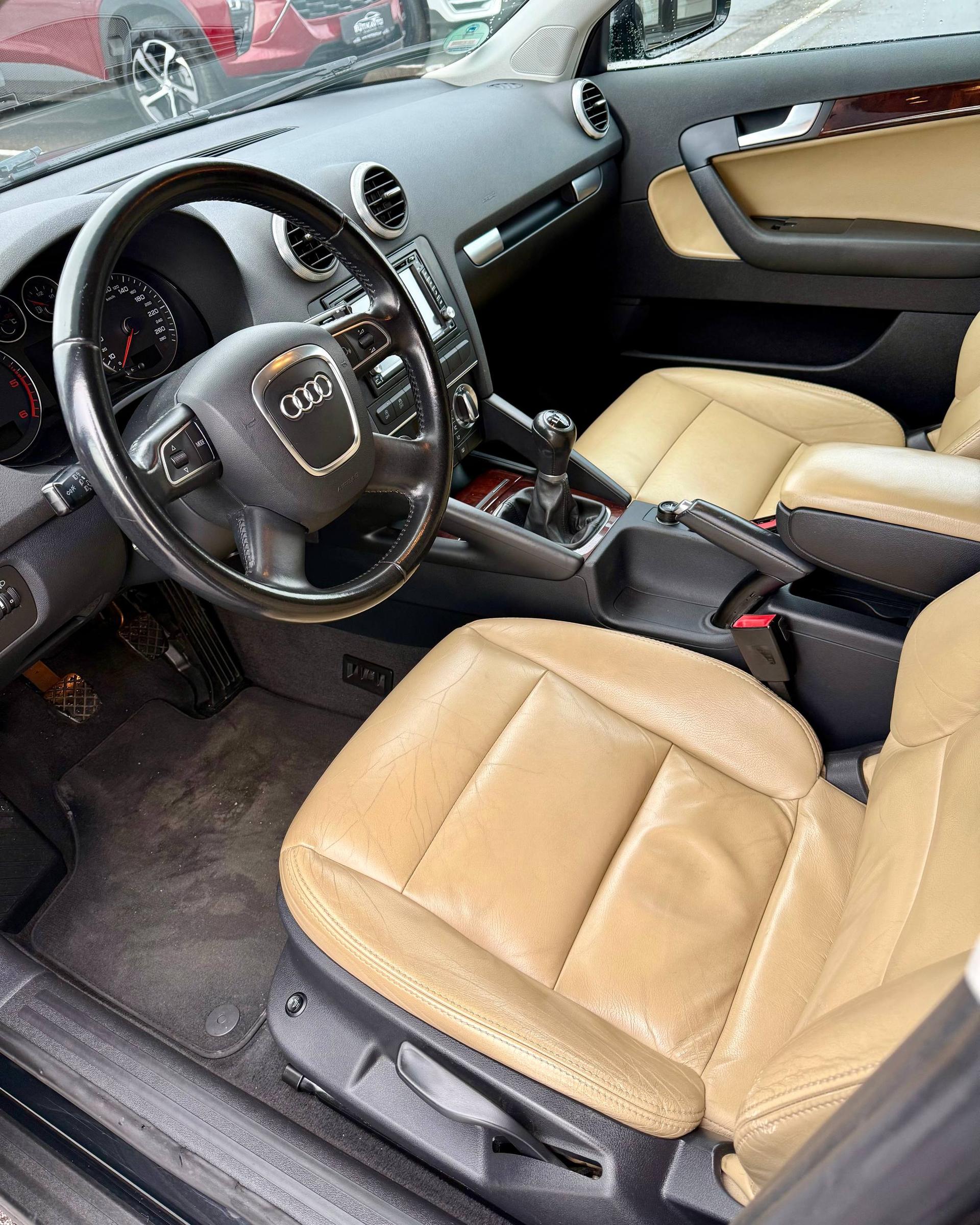 Audi A3 8P 8PA · 2-й рестайлинг , 2010 г., механика, дизель - фото 11