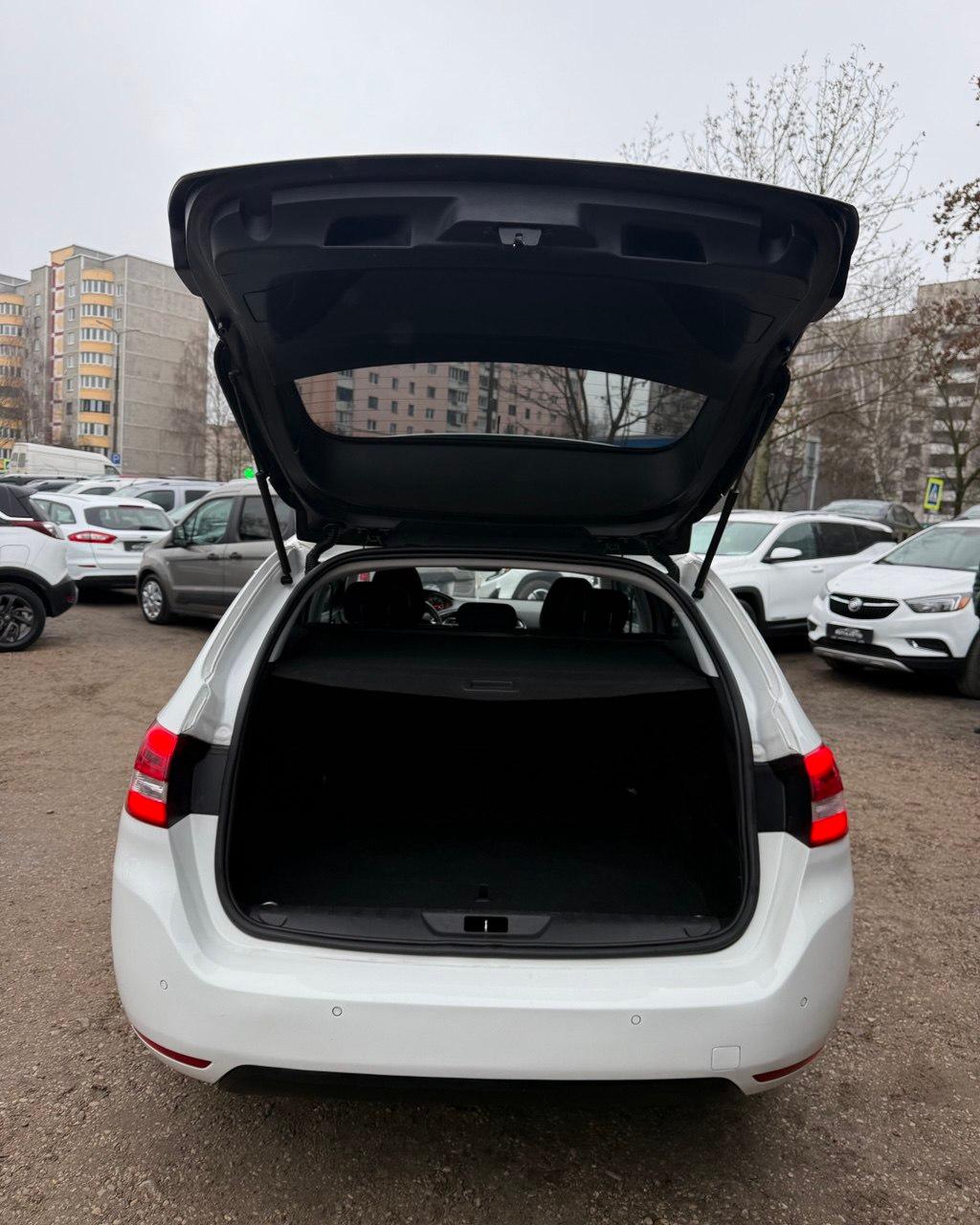 Peugeot 308 T9 · Рестайлинг , 2018 г., механика, дизель - фото 12