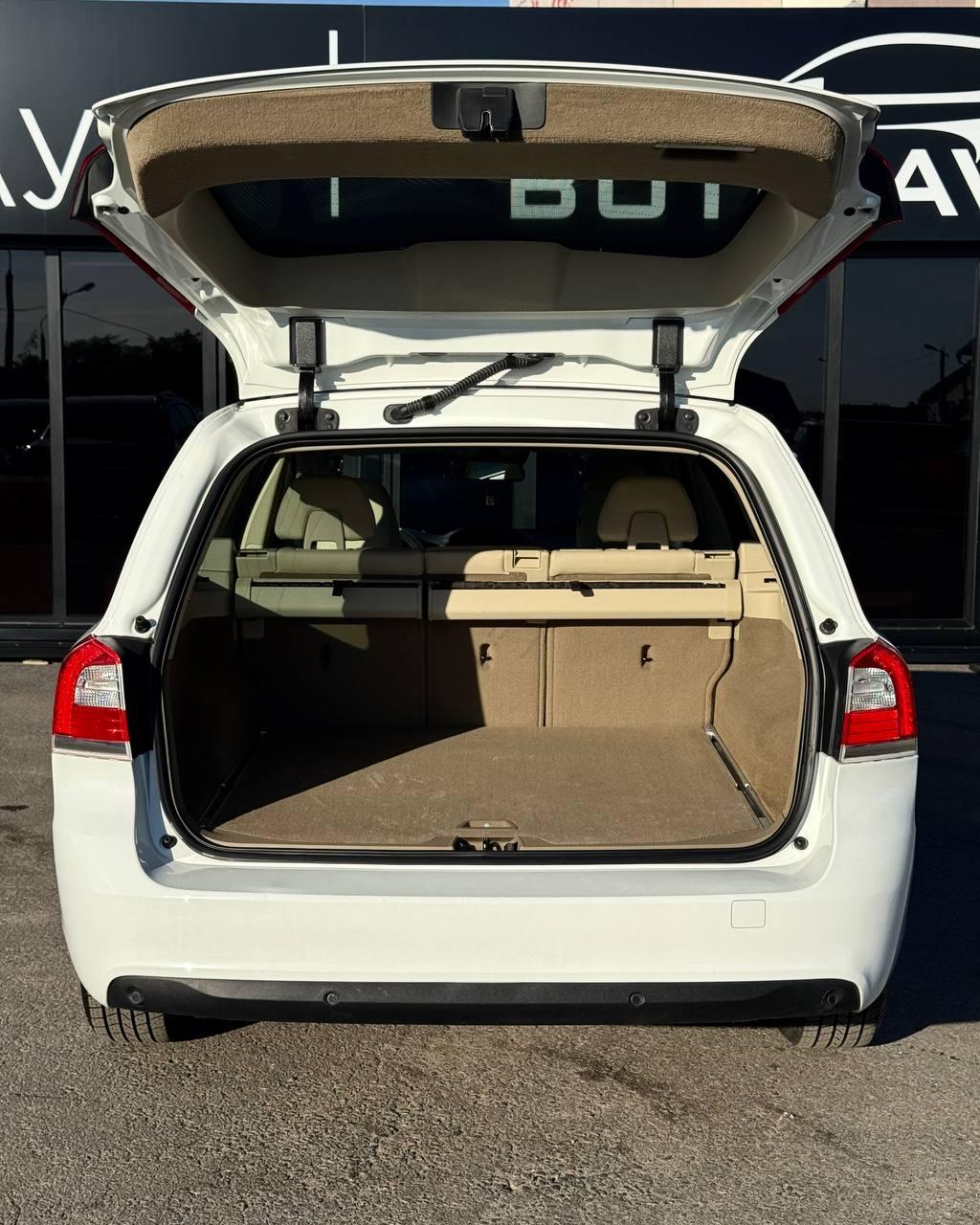 Volvo V70 III Рестайлинг, 2013 г., робот, дизель - фото 14