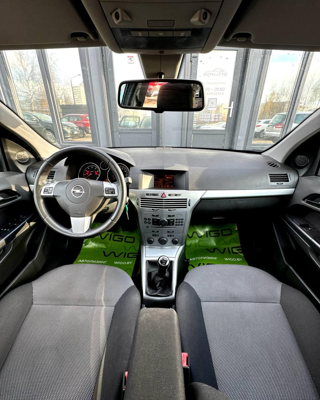 Opel Astra H · Рестайлинг , 2011 г., механика, бензин - фото 10