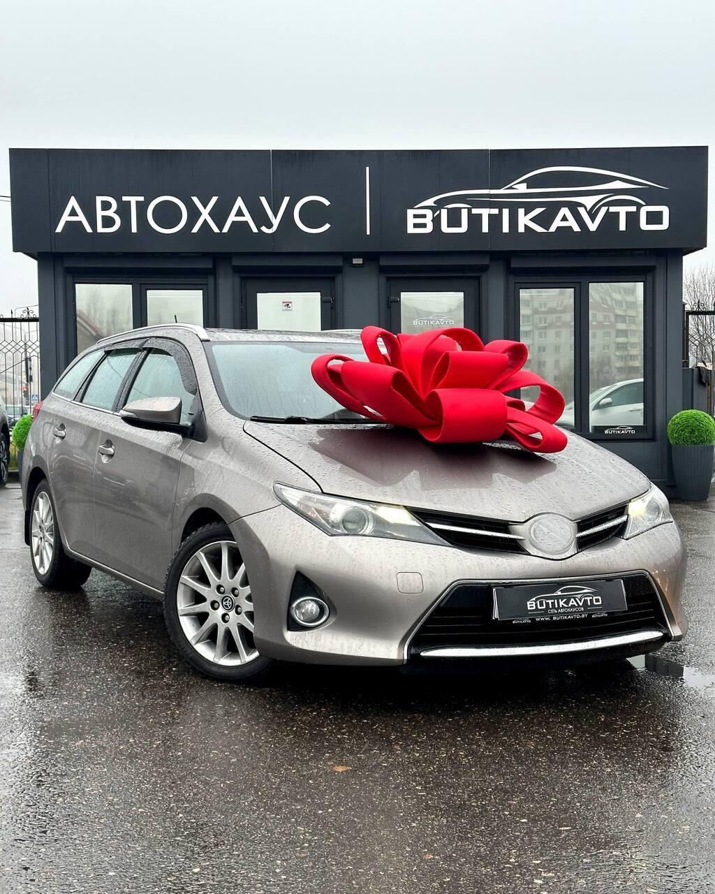 Toyota Auris II (E180) , 2015 г., механика, дизель