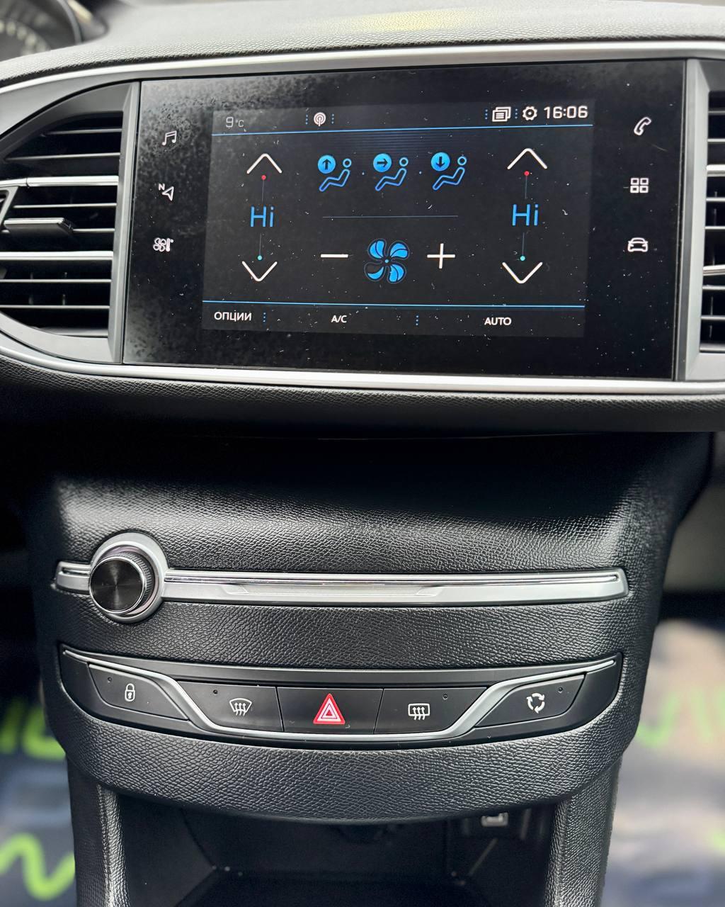 Peugeot 308 T9 · Рестайлинг , 2020 г., механика, дизель - фото 16