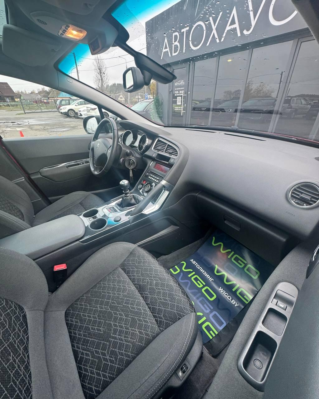 Peugeot 3008 I · Рестайлинг , 2015 г., механика, дизель - фото 13