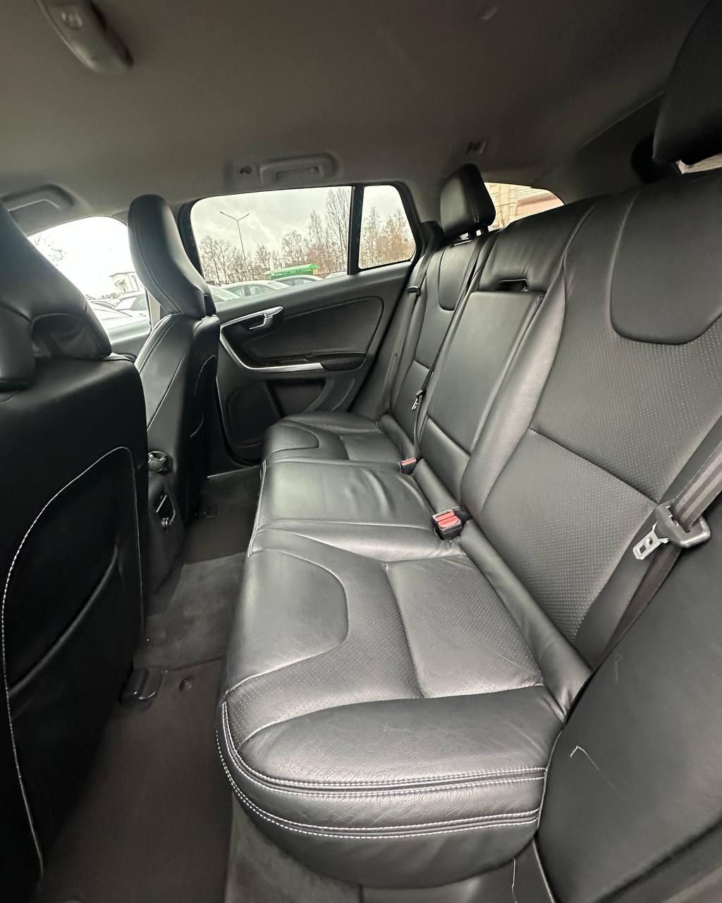 Volvo V60 I , 2011 г., механика, дизель - фото 8