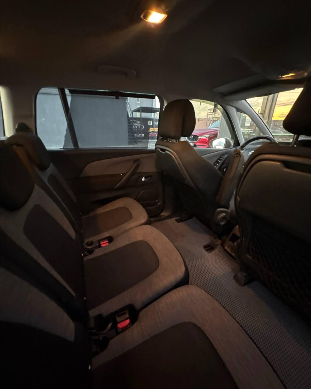 Citroen C4 Grand Picasso II · Рестайлинг , 2017 г., механика, дизель - фото 11