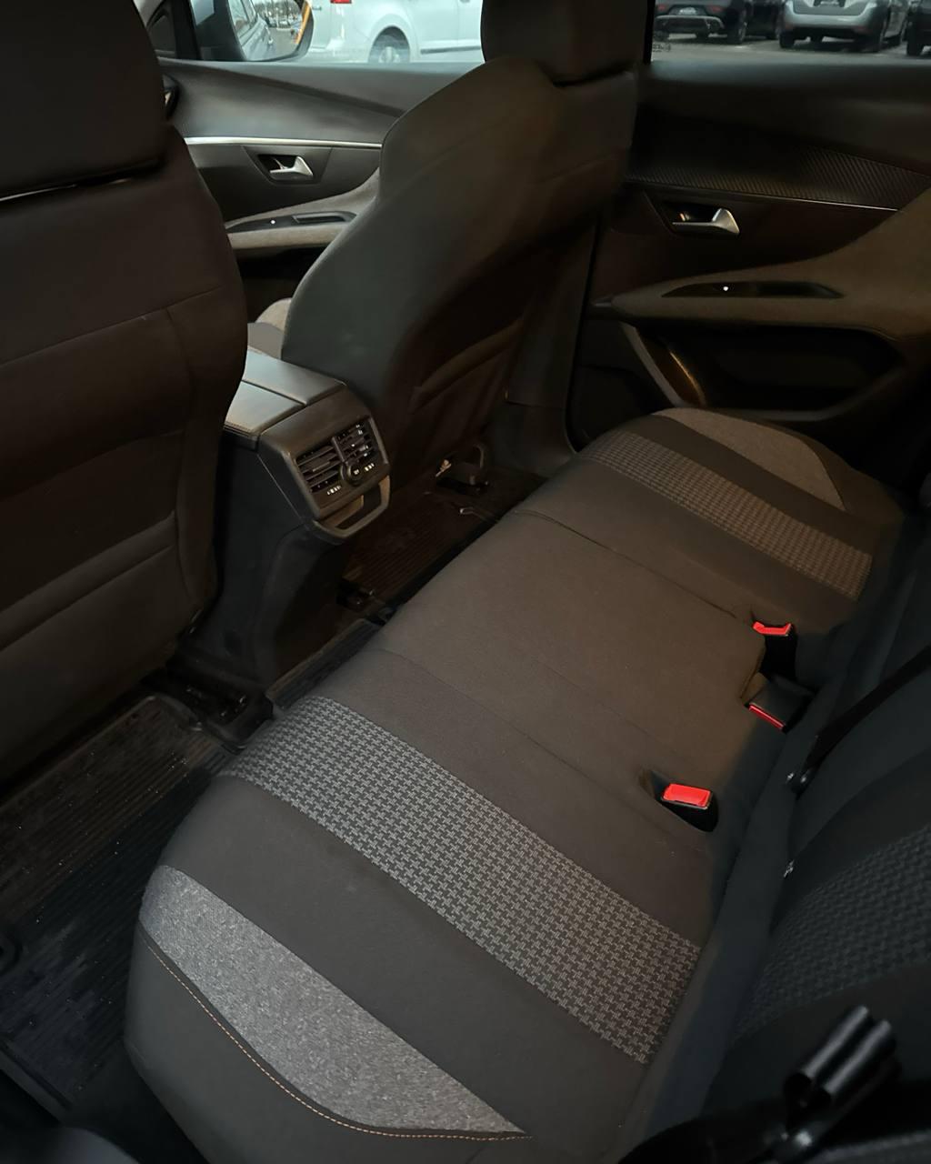 Peugeot 3008 II · Рестайлинг , 2020 г., механика, дизель - фото 11