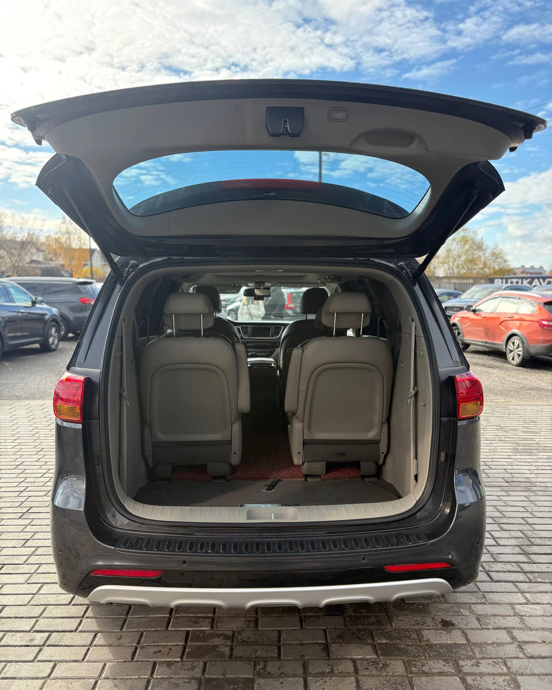 Kia Carnival III , 2016 г., автомат, дизель  - фото 12