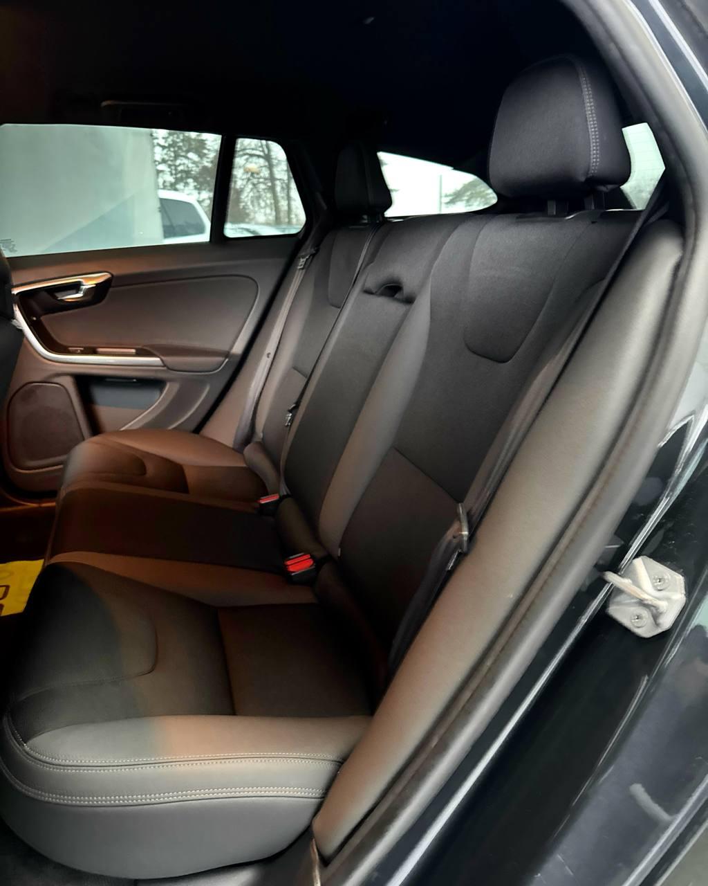 Volvo V60 I · Рестайлинг , 2014 г., механика, дизель - фото 14