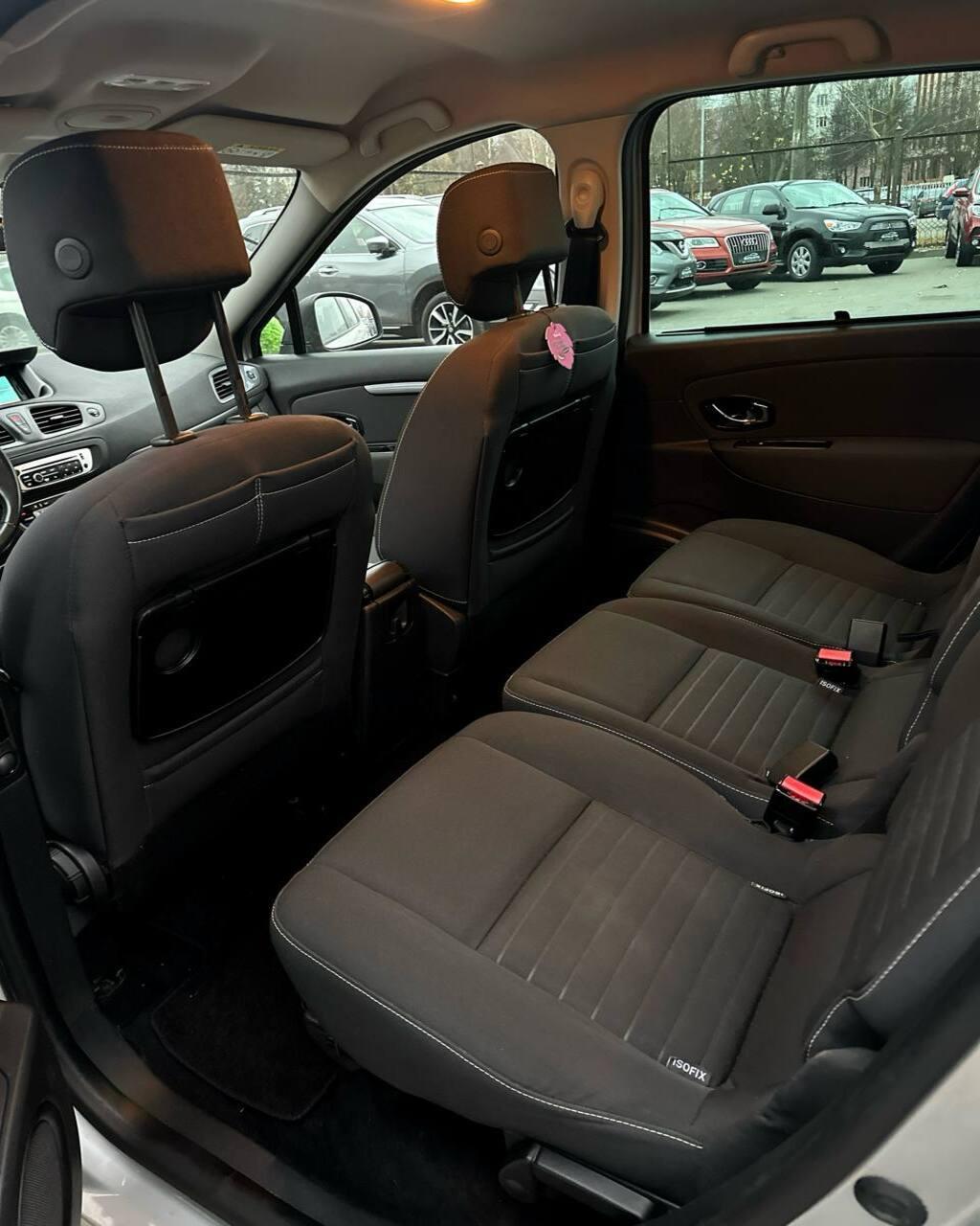 Renault Grand Scenic III · 2-й рестайлинг , 2015 г., механика, дизель - фото 12