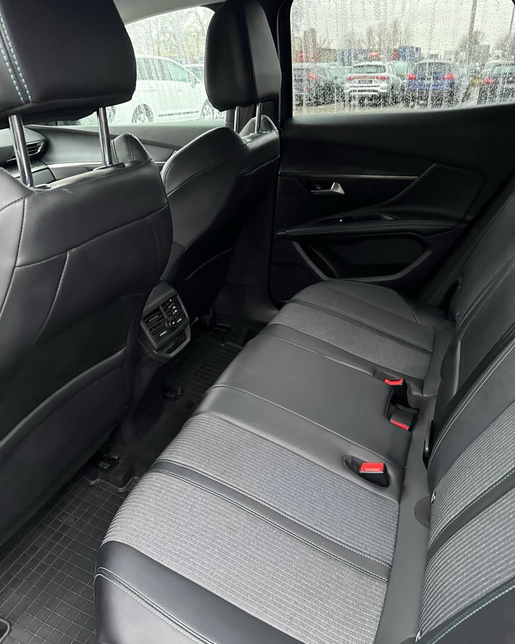 Peugeot 3008 II · Рестайлинг , 2021 г., автомат, дизель - фото 11