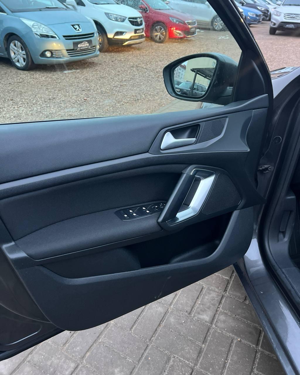 Peugeot 308 T9 · Рестайли, 2020 г., механика, дизель - фото 9