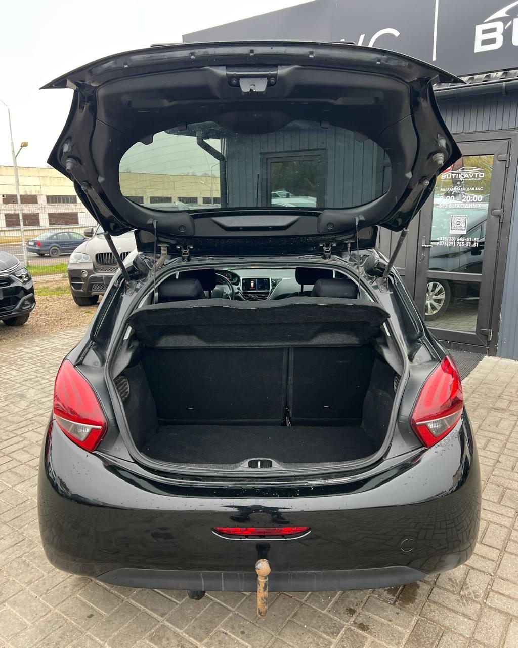 Peugeot 208 I · Рестайлинг , 2018 г., механика, дизель - фото 15