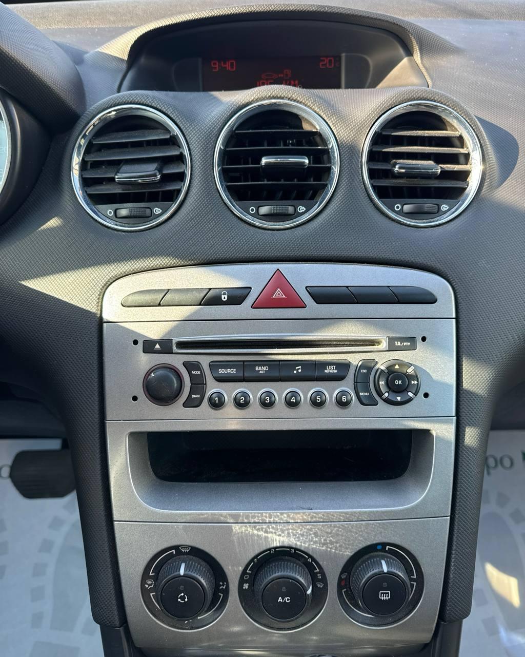 Peugeot 308 T7 , 2010 г., автомат, бензин - фото 16