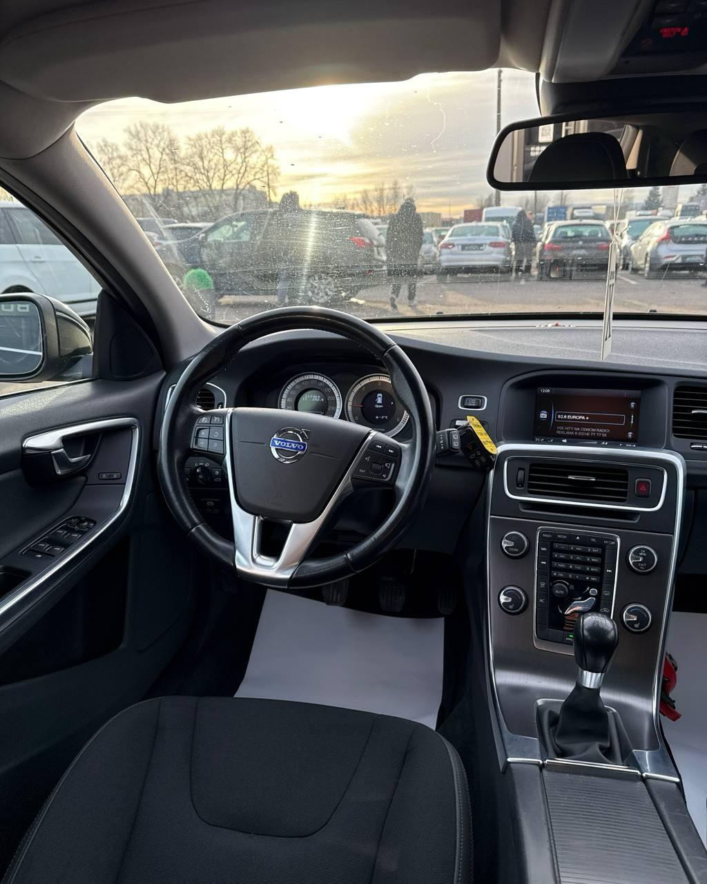 Volvo V60 I , 2011 г., механика, дизель - фото 10