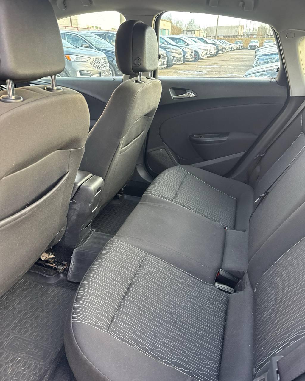 Opel Astra J · Рестайлинг , 2013 г., механика, бензин - фото 9