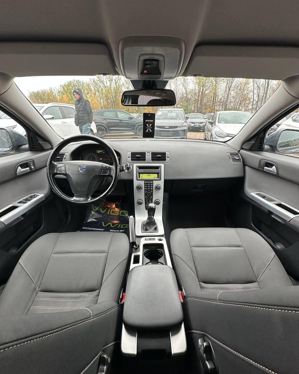 Volvo V50 I · 2-й рестайлинг , 2011 г., механика, дизель  - фото 9