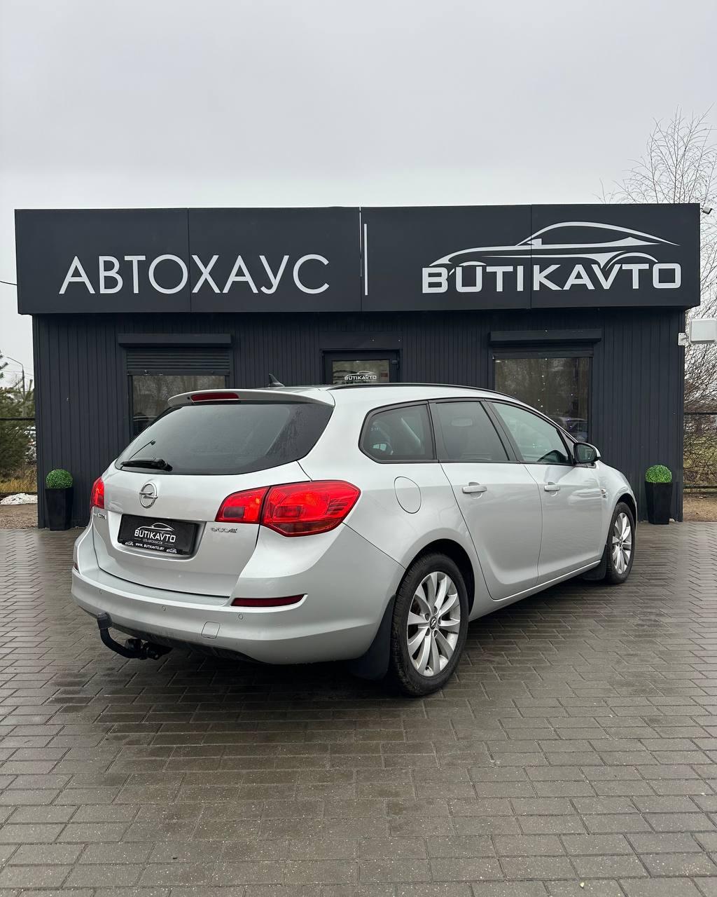 Opel Astra J · Рестайлинг , 2012 г., механика, дизель - фото 6