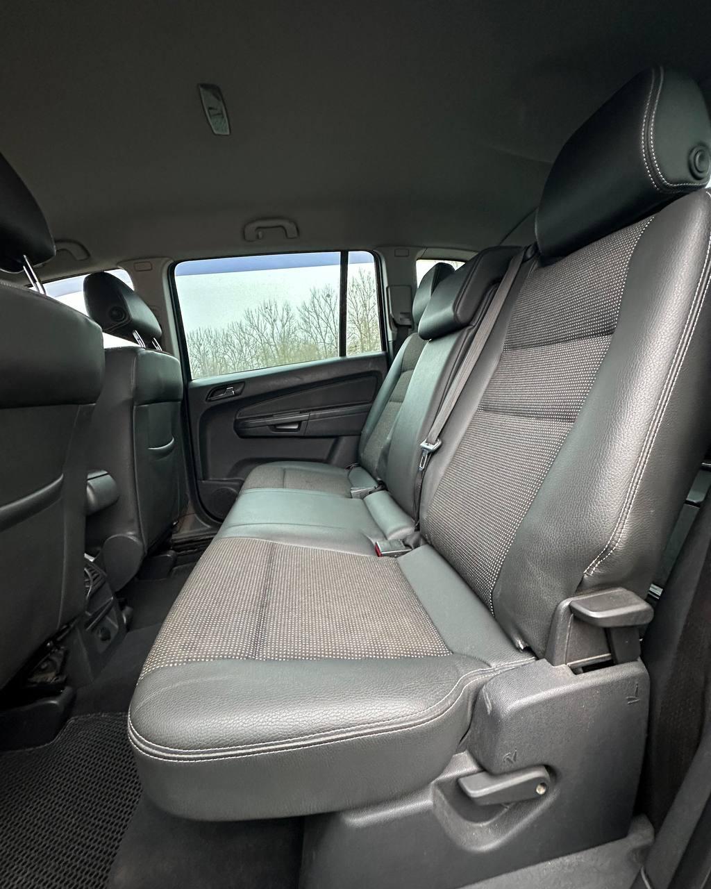 Opel Zafira B · Рестайлинг , 2008 г., механика, дизель - фото 8