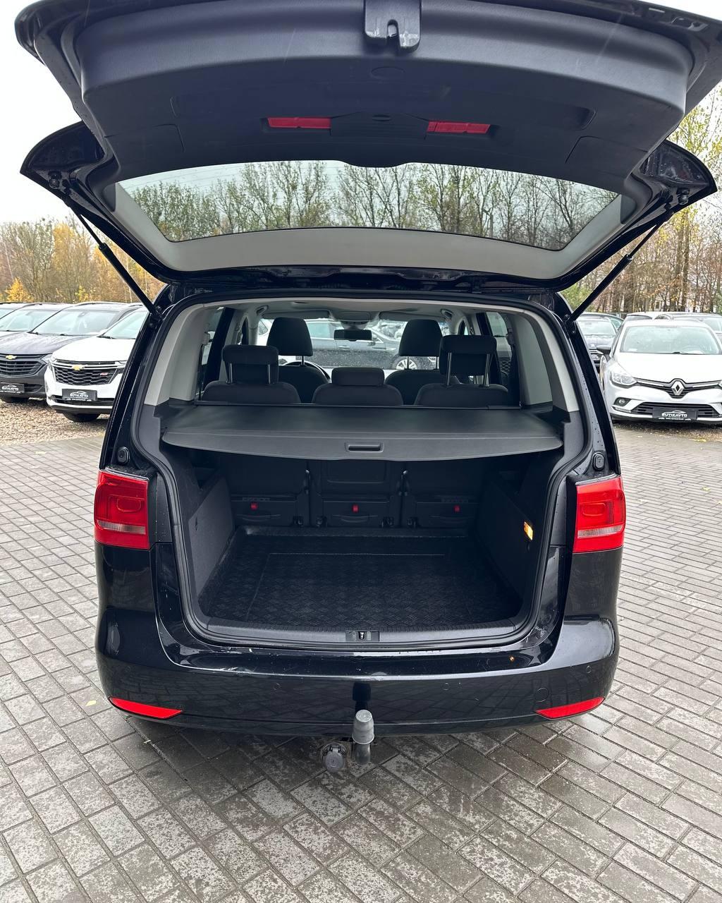 Volkswagen Touran I · 2-й рестайлинг , 2011 г., механика, бензин - фото 12