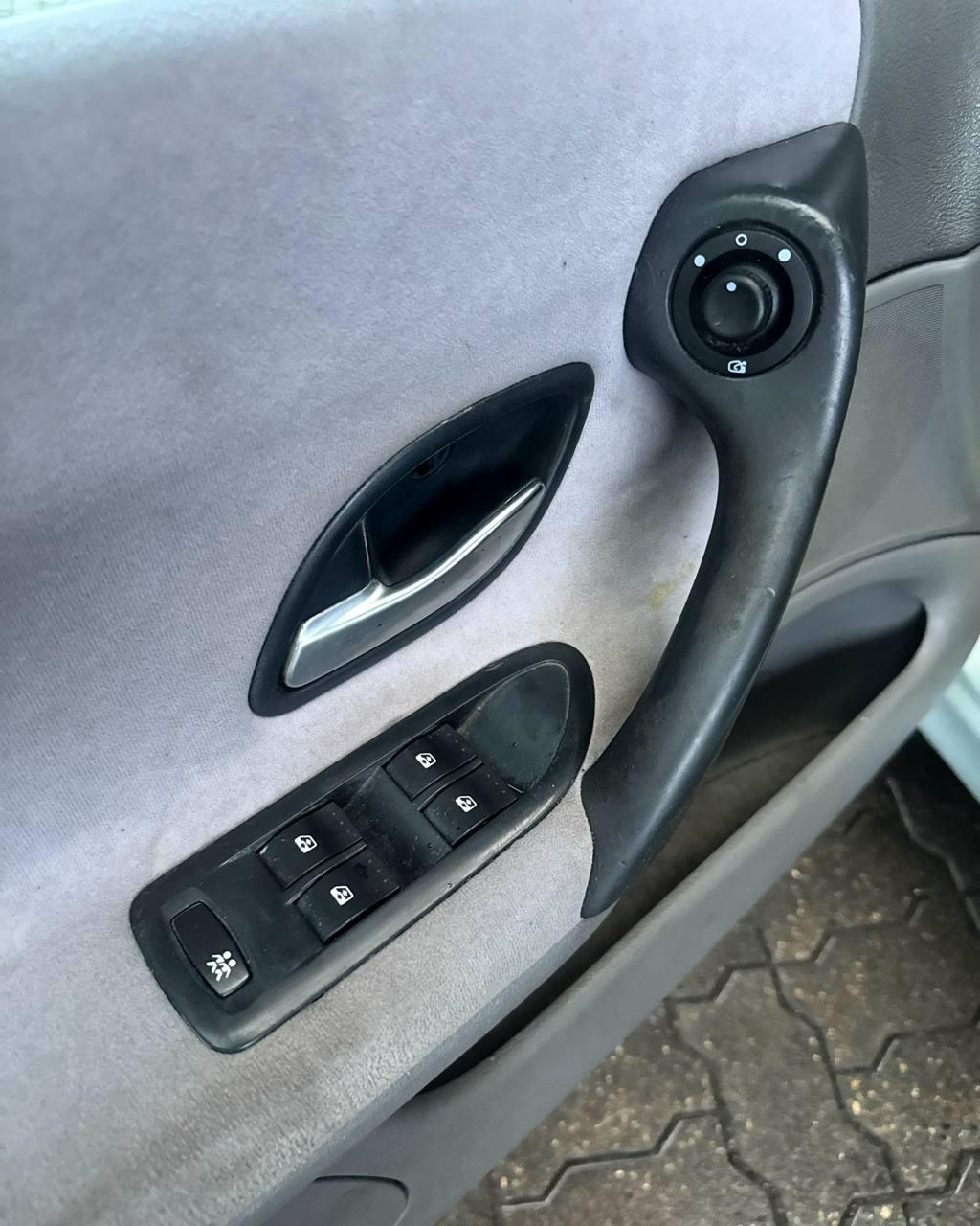 Renault Laguna II , 2001 г., механика, дизель  - фото 9