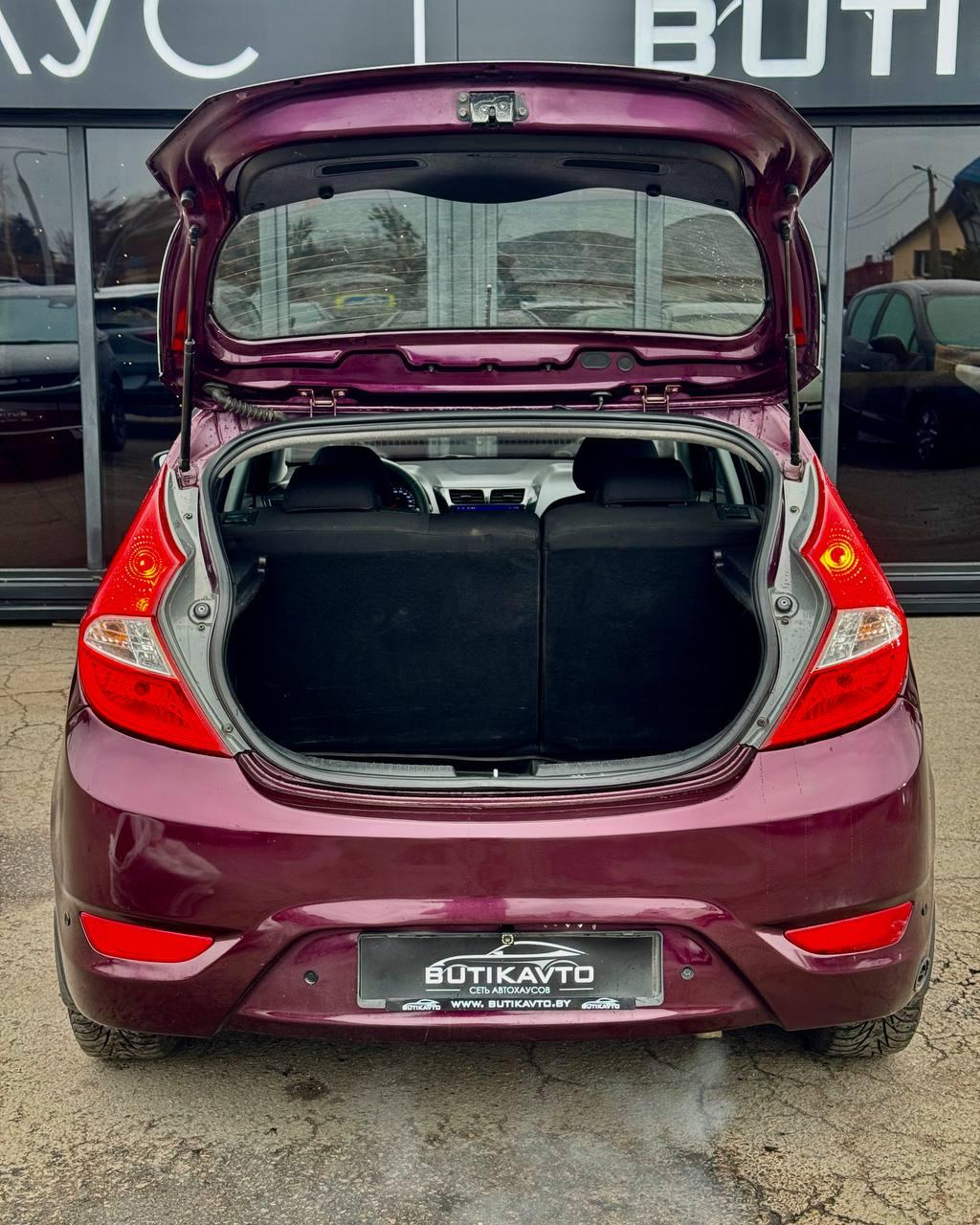 Hyundai Solaris I , 2011 г., автомат, бензин - фото 14