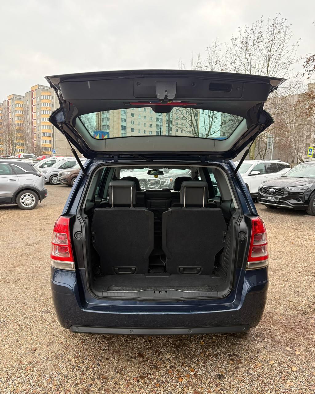 Opel Zafira B · Рестайлинг , 2011 г., механика, дизель - фото 12