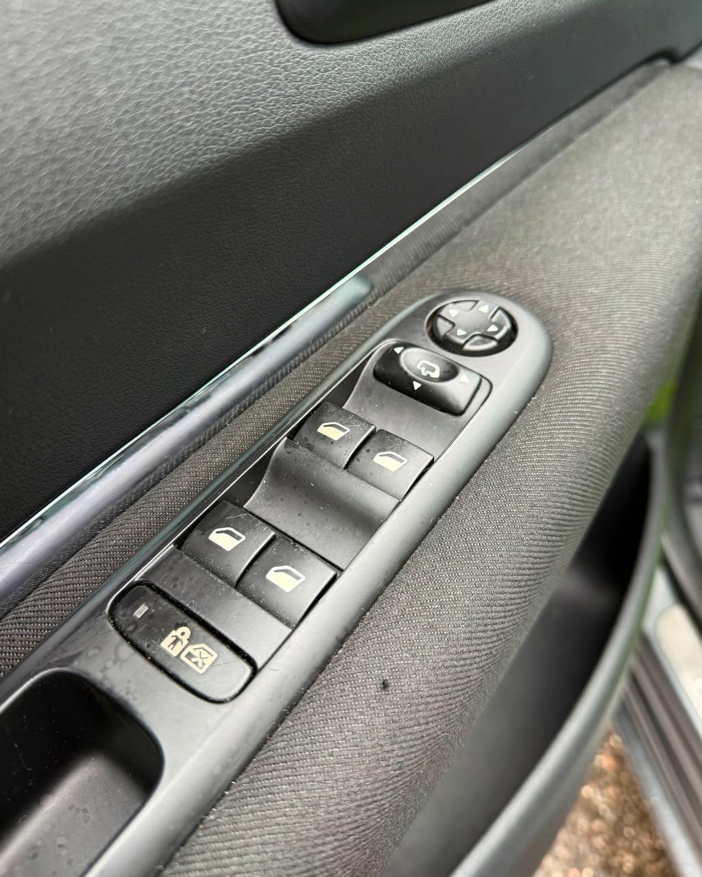 Peugeot 5008 I , 2010 г., робот, дизель - фото 15