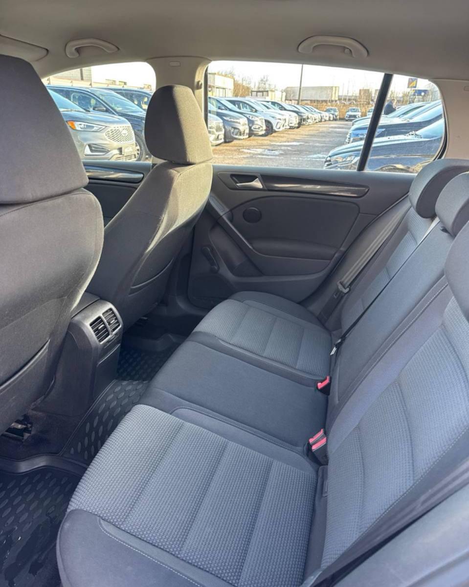 Volkswagen Golf VI , 2009 г., механика, бензин - фото 9