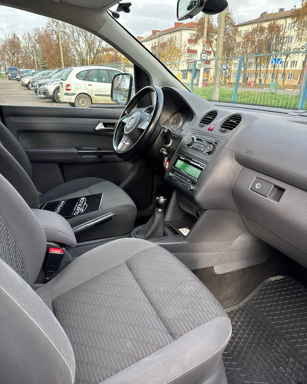 Volkswagen Caddy MAXI III · Рестайлинг , 2011 г., механика, дизель  - фото 10