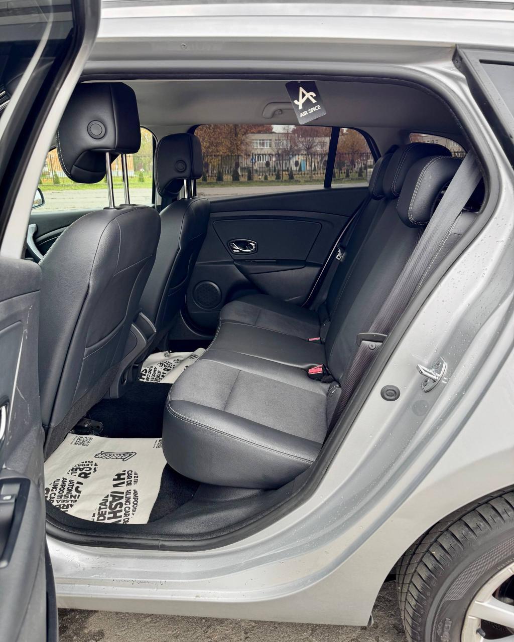 Renault Megane III · 2-й рестайлинг , 2015 г., механика, дизель  - фото 11