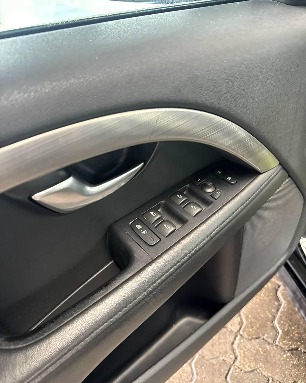 Volvo V70 III , 2010 г., механика, дизель - фото 9