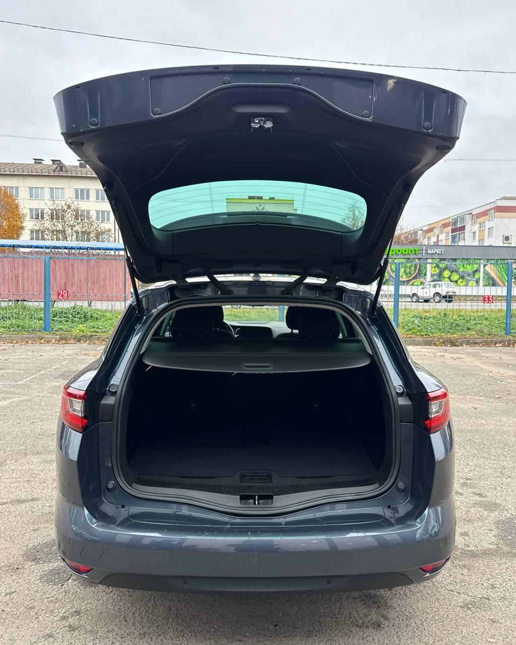 RENAULT MEGANE, 2018 г., механика, бензин - фото 14