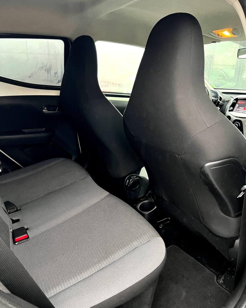 Toyota Aygo II (AB40) · Рестайлинг , 2020 г., механика, бензин - фото 13