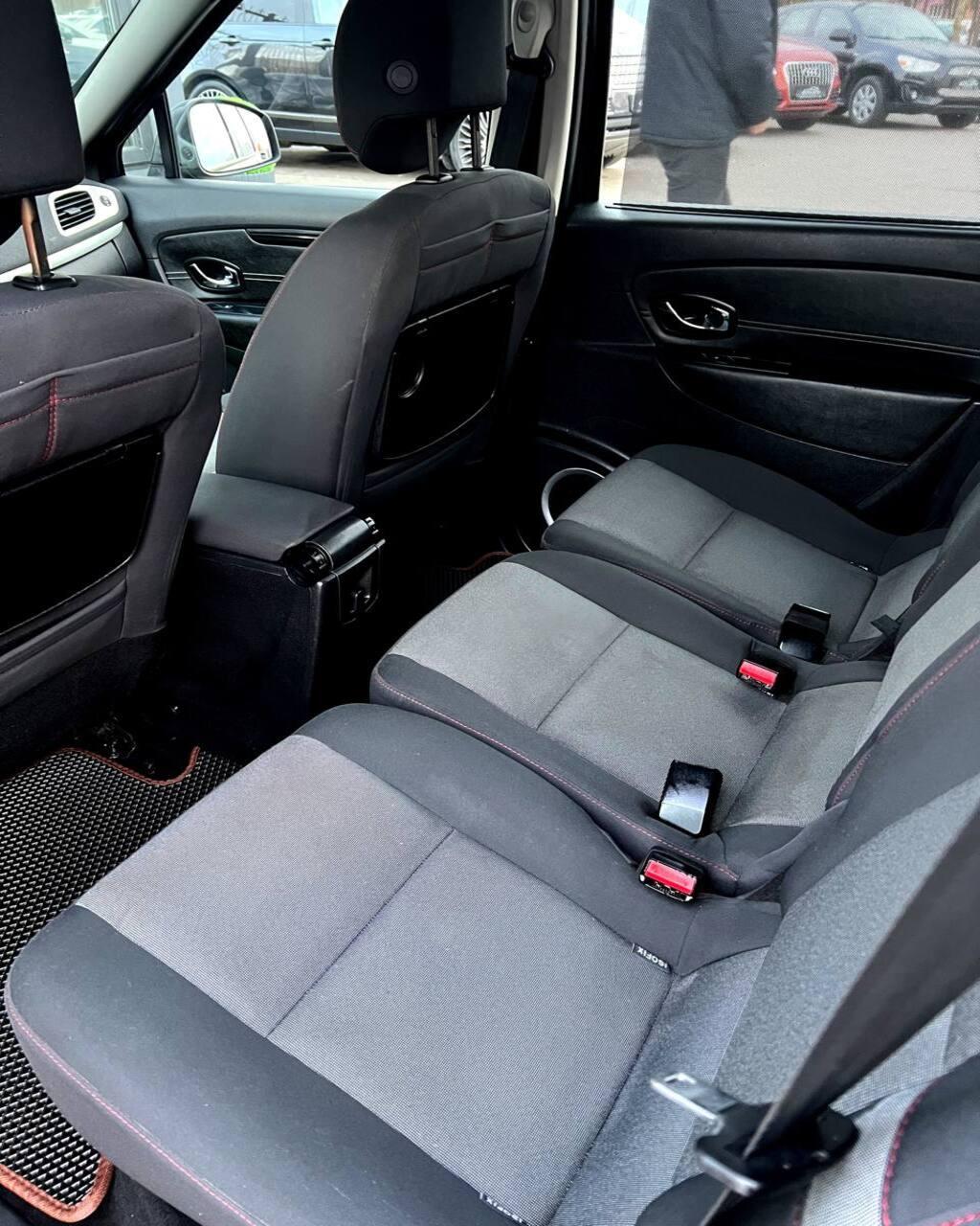 Renault Grand Scenic III · 2-й рестайлинг , 2014 г., механика, дизель - фото 12