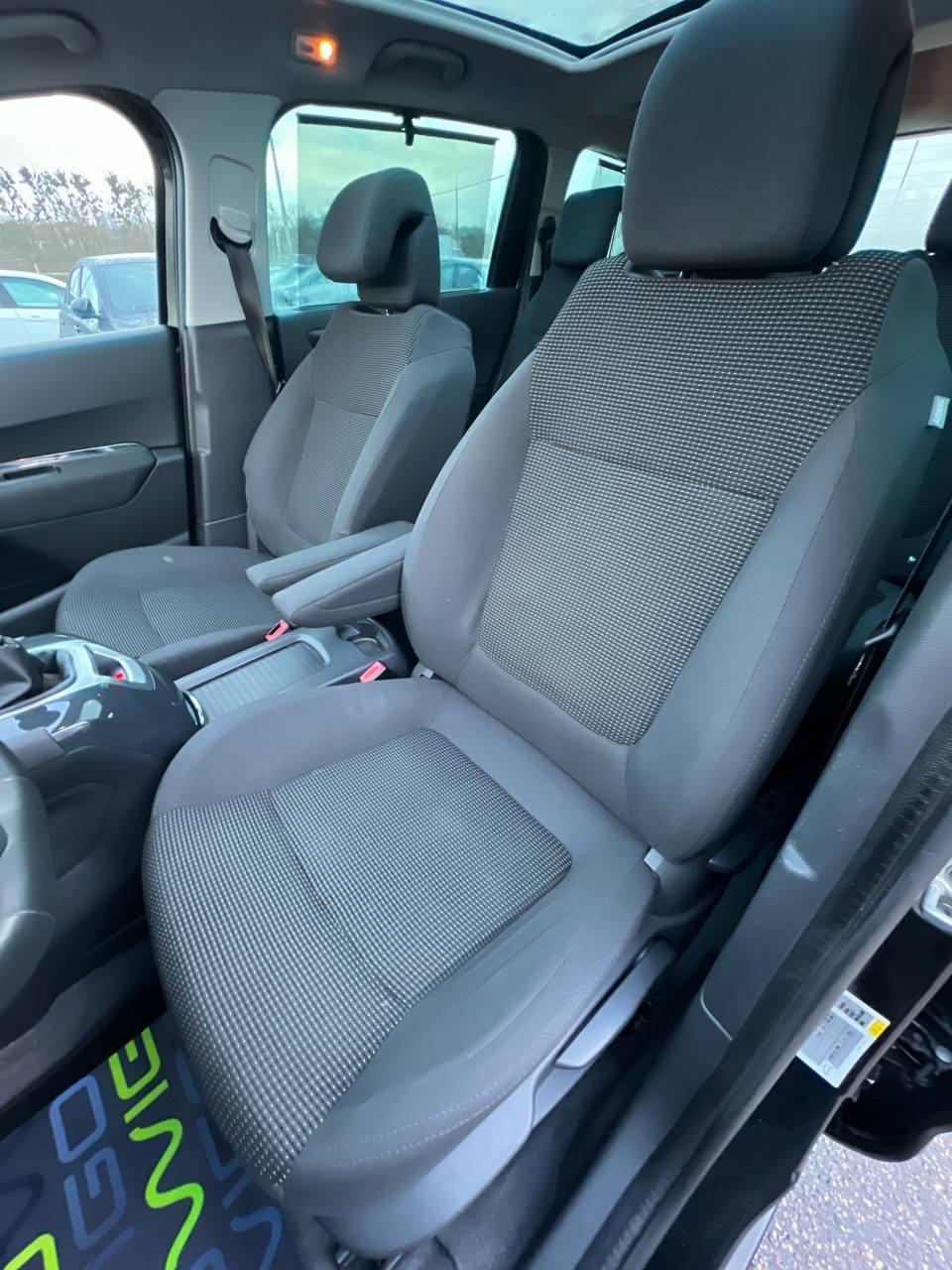 Peugeot 5008 I · Рестайлинг , 2015 г., механика, дизель - фото 10