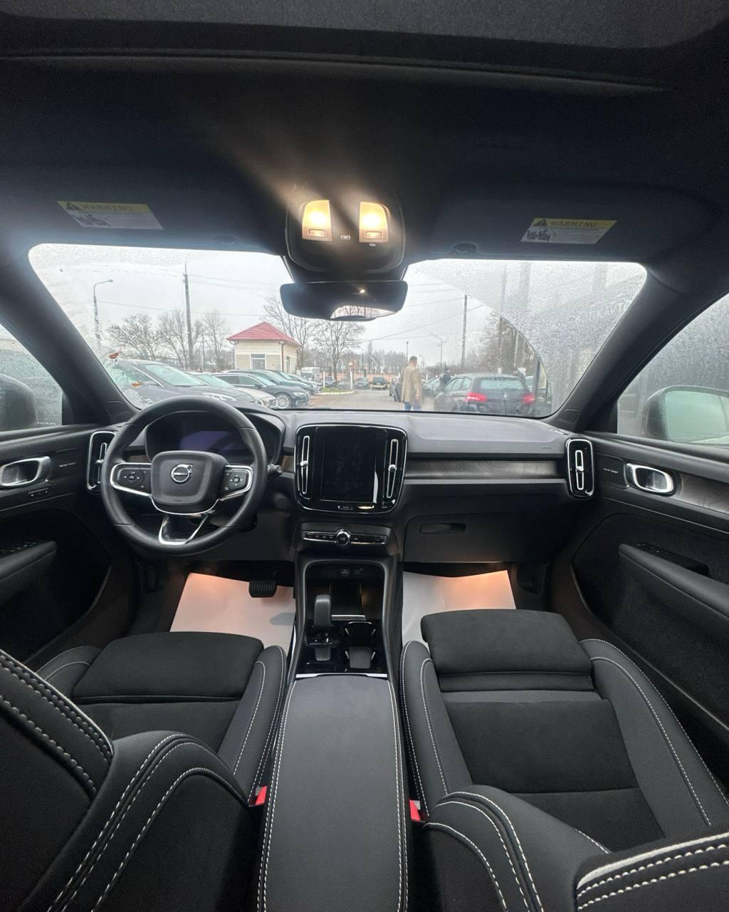 Volvo XC40 I · Рестайлинг , 2023 г., автомат, электро - фото 9