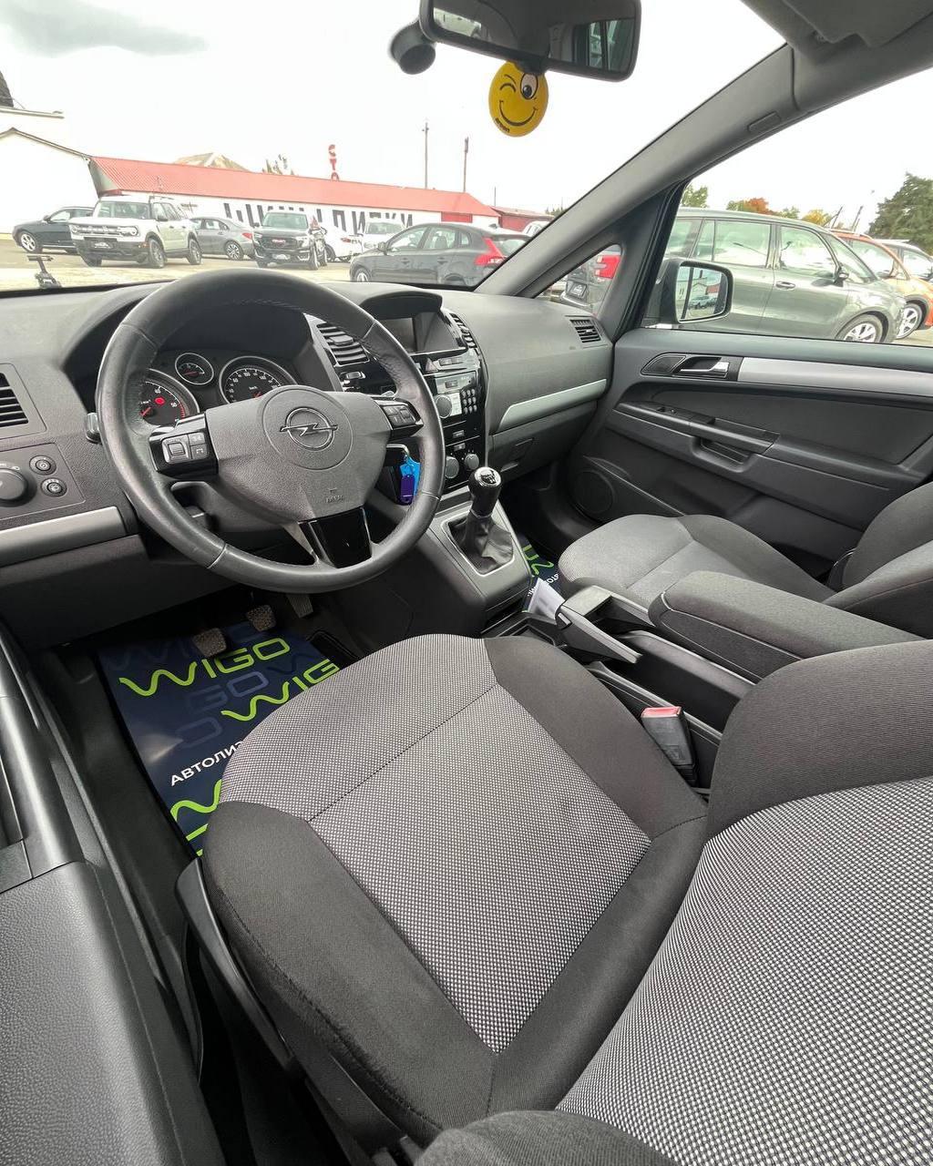 Opel Zafira B · Рестайлинг , 2011 г., механика, дизель - фото 9