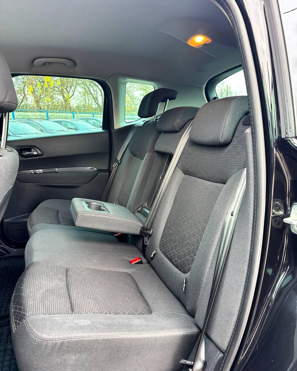 Peugeot 3008 I · Рестайлинг , 2015 г., механика, дизель - фото 9