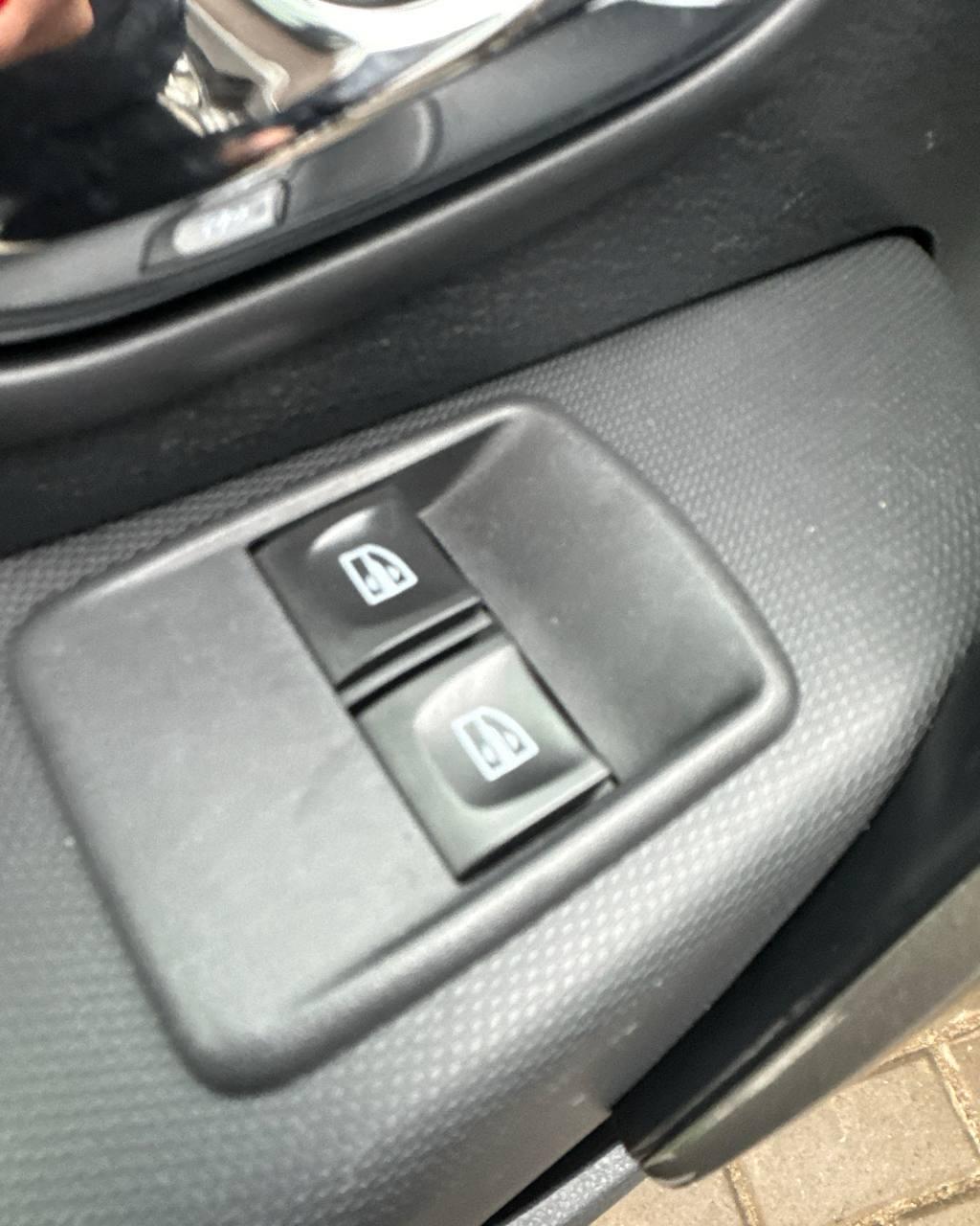 Renault Logan Stepway I , 2019 г., механика, бензин - фото 17