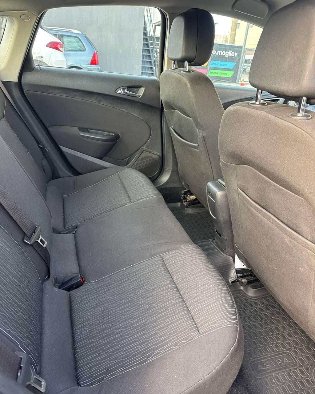 Opel Astra J · Рестайлинг , 2013 г., механика, бензин - фото 11