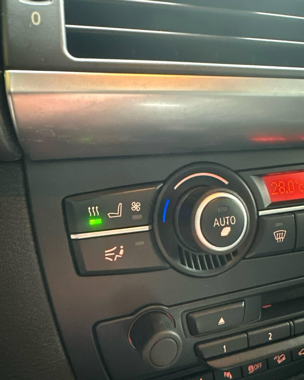 BMW X5 E70 · Рестайлинг , 2010 г., автомат, дизель - фото 16