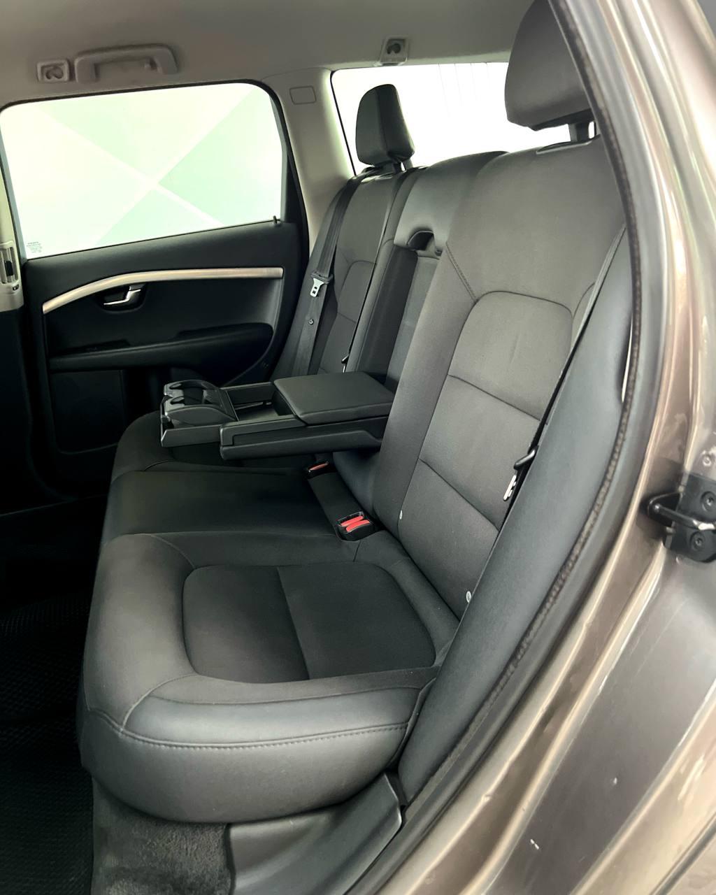 Volvo V70 III , 2010 г., механика, дизель - фото 12