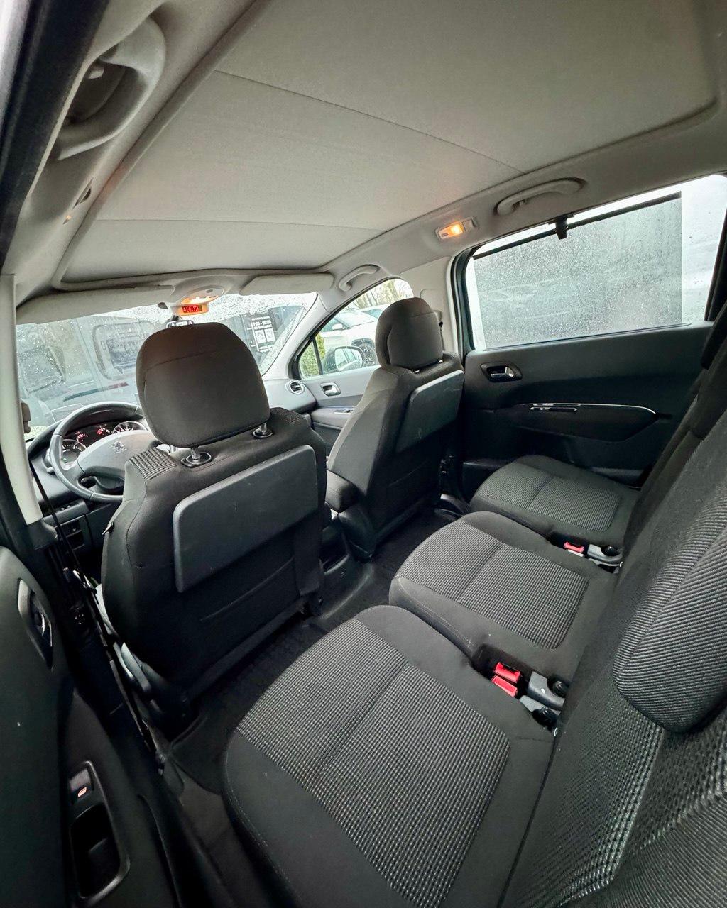 Peugeot 5008 I , 2011 г., механика, дизель - фото 11