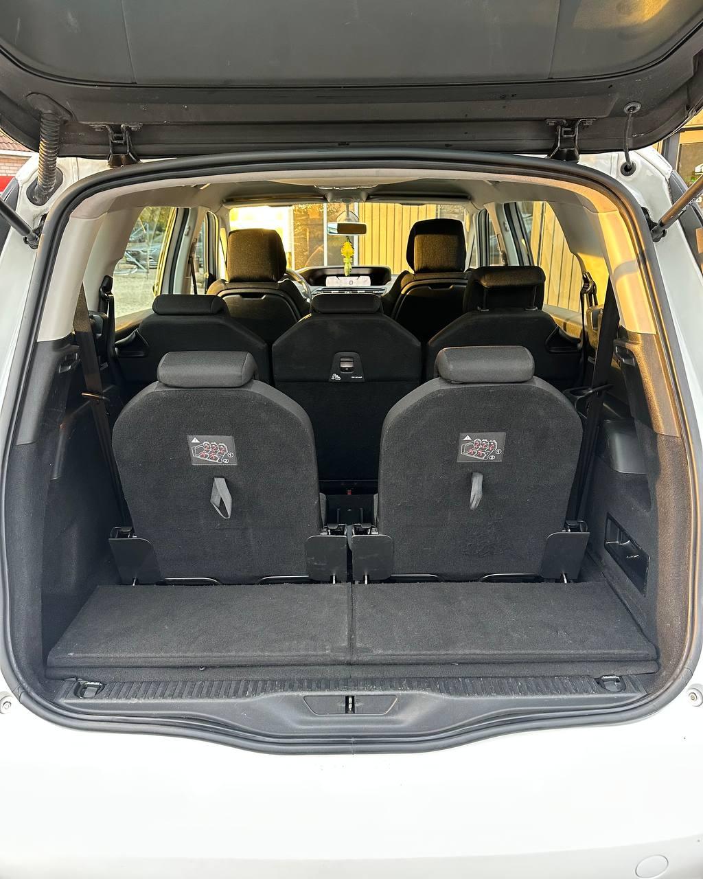 Citroen C4 Grand Picasso II · Рестайлинг , 2017 г., механика, дизель - фото 11