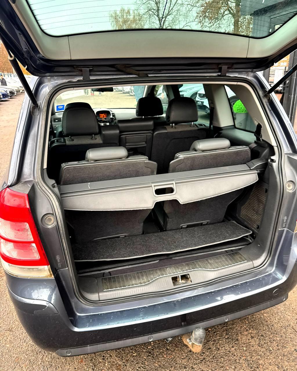 Opel Zafira B · Рестайлинг , 2009 г., механика, дизель - фото 11