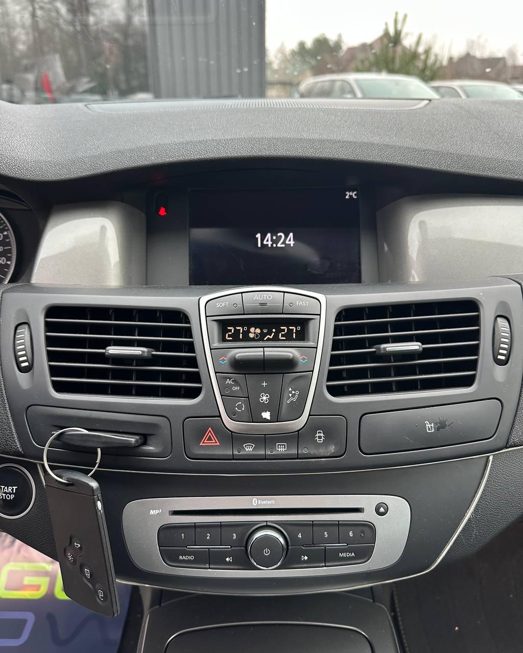 Renault Laguna III · Рестайлинг , 2014 г., механика, дизель - фото 10