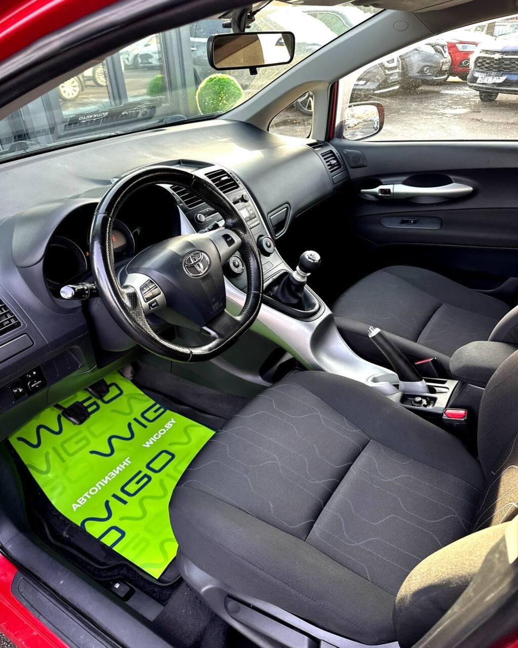 Toyota Auris I (E150) · Рестайлинг , 2010 г., механика, дизель - фото 9