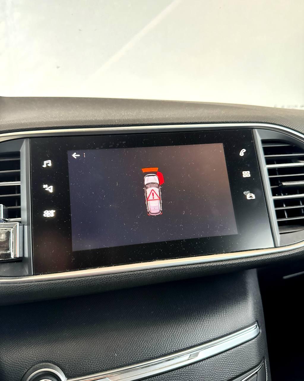 Peugeot 308 T9 · Рестайлинг , 2019 г., механика, дизель - фото 12