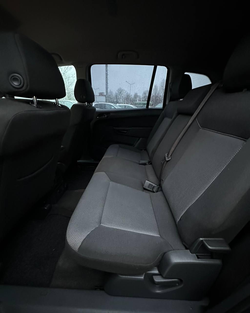 Opel Zafira B · Рестайлинг , 2013 г., механика, дизель - фото 8